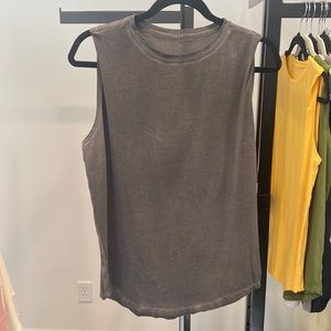 Lululemon muscle tank size 8